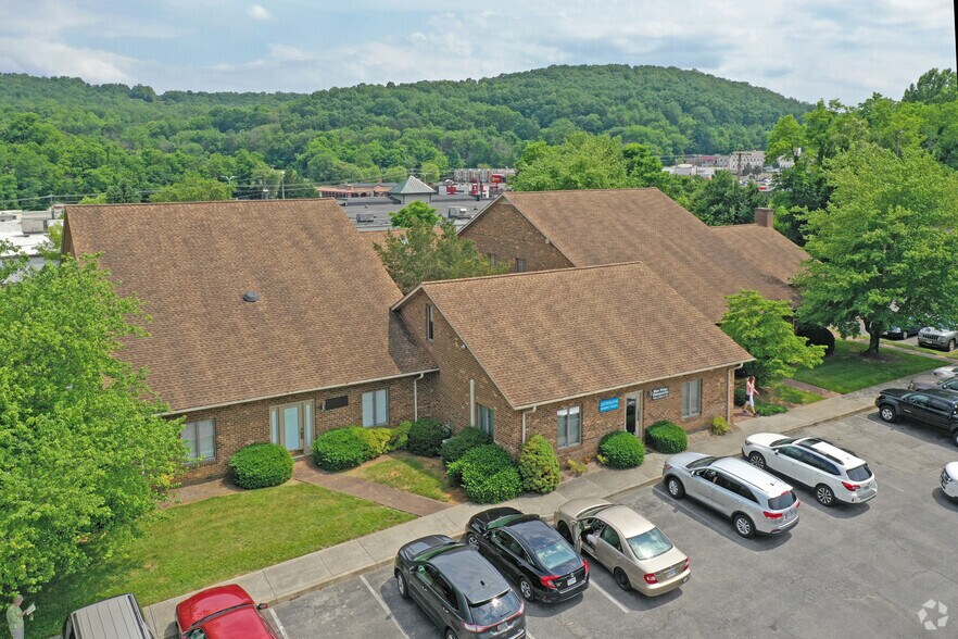 4370 Starkey Rd, Roanoke, VA for sale - Primary Photo - Image 1 of 1