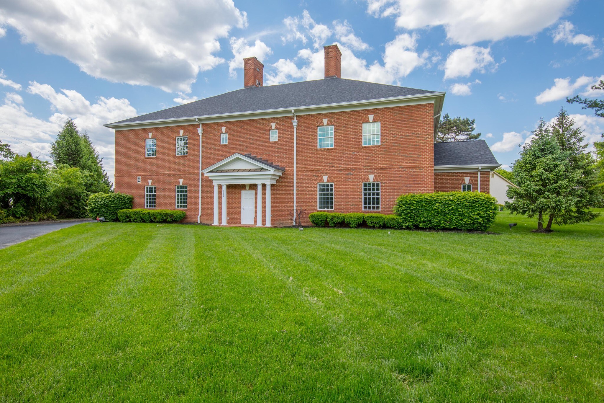 1085 E Johnstown Rd, Gahanna, OH 43230