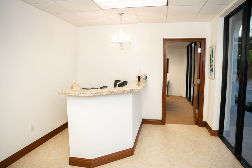 112 N US Highway 1, Tequesta, FL for lease - Interior Photo - Image 3 of 9