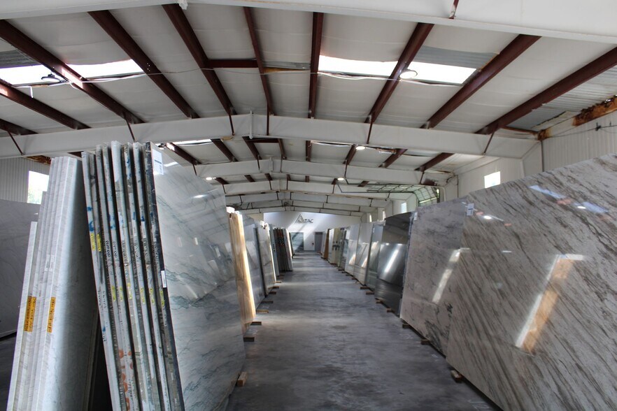 4603 Fowler St, Fort Myers, FL for sale - Interior Photo - Image 3 of 3