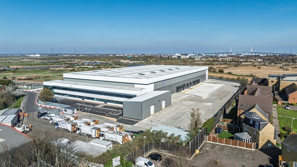 Orbital E, Dartford for lease - Building Photo - Image 1 of 22
