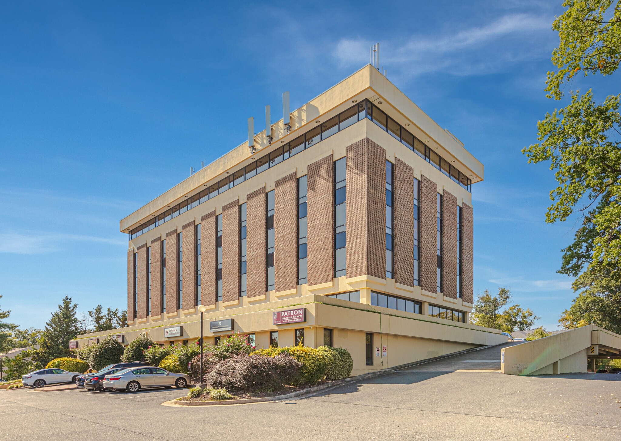 301 Maple Ave W, Vienna, VA for sale Building Photo- Image 1 of 1