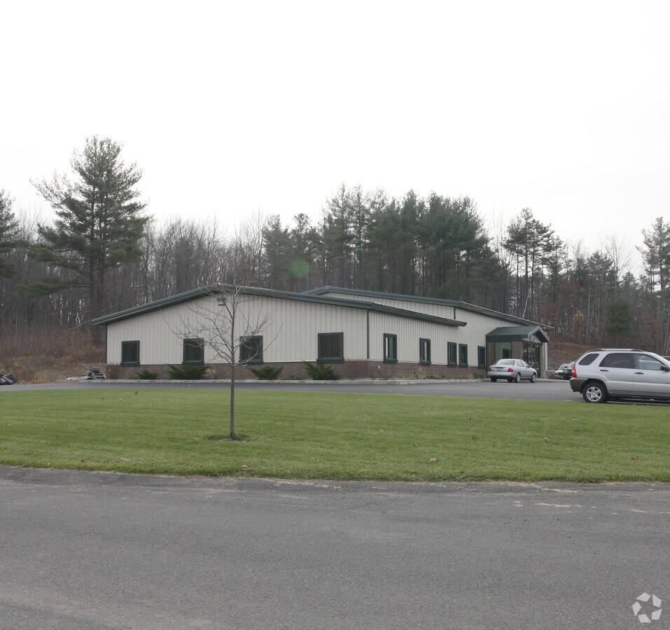 31 Commercial Dr, Castleton On Hudson, NY 12033
