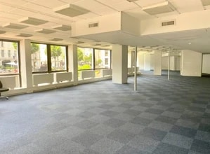 Rue Royale, Saint-Cloud for lease Interior Photo- Image 2 of 3