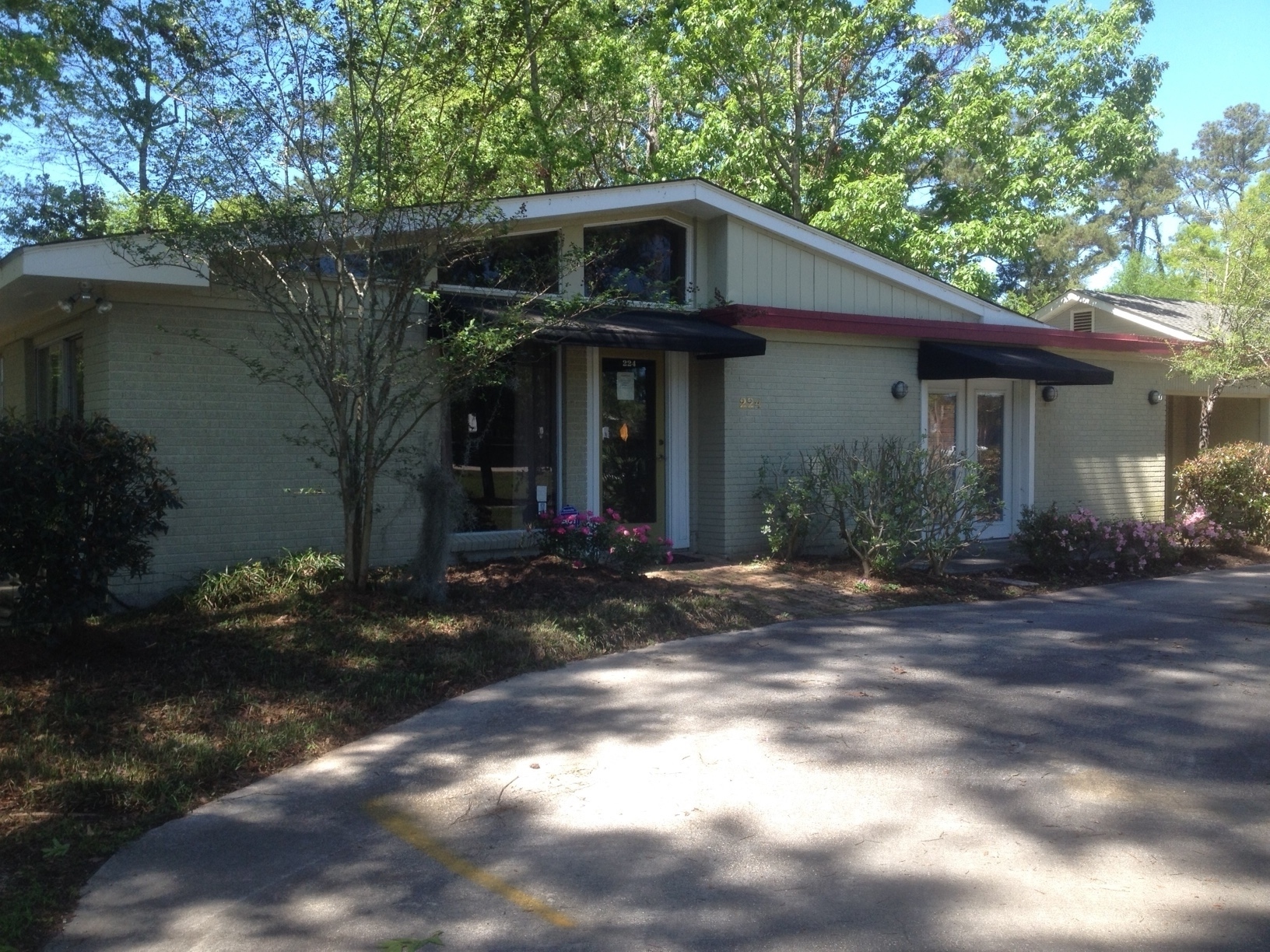 224 W Causeway Approach, Mandeville, LA for lease Primary Photo- Image 1 of 8