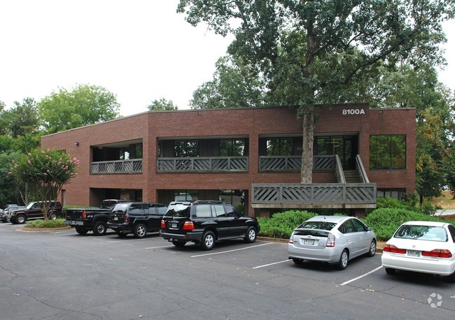 8100 Roswell Rd, Atlanta, GA for lease - Building Photo - Image 1 of 2