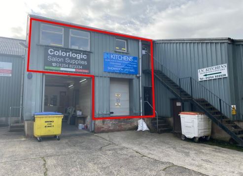 10-11 Clitheroe Rd, Clitheroe for sale - Primary Photo - Image 1 of 1