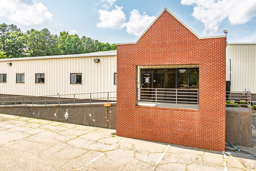 3655 Reed St, Winston-Salem, NC for sale - Building Photo - Image 3 of 5