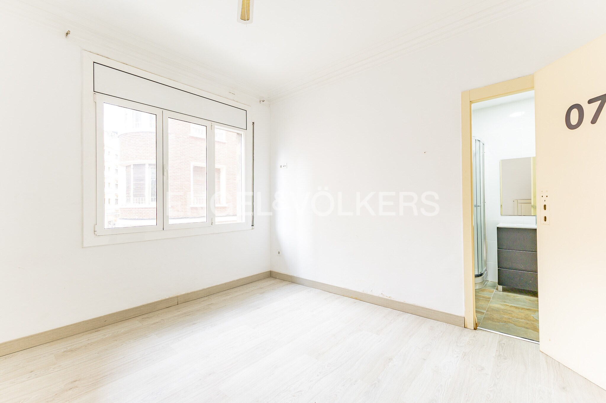 Retail in Barcelona, Barcelona for lease Interior Photo- Image 1 of 20