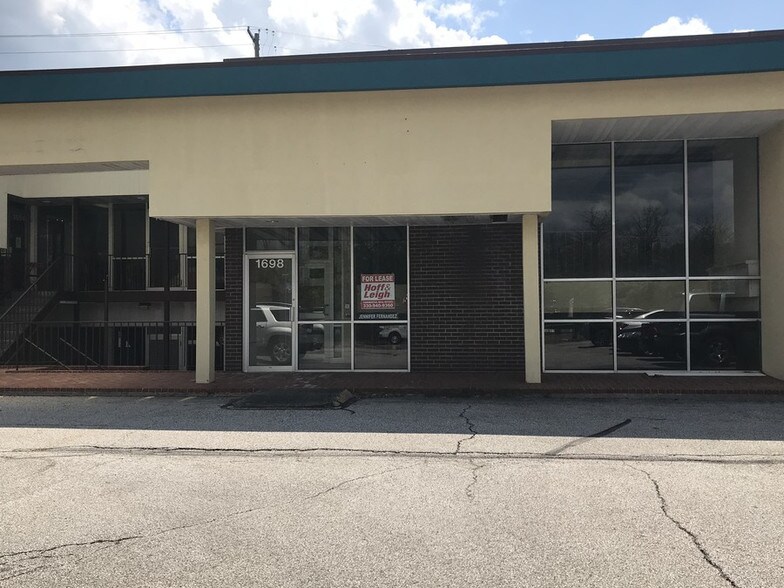 16601698 Merriman Rd, Akron, OH 44313