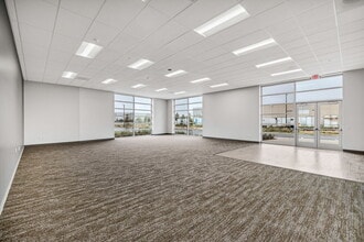 Skyking & Metro Air Pky, Sacramento, CA for lease Interior Photo- Image 2 of 5