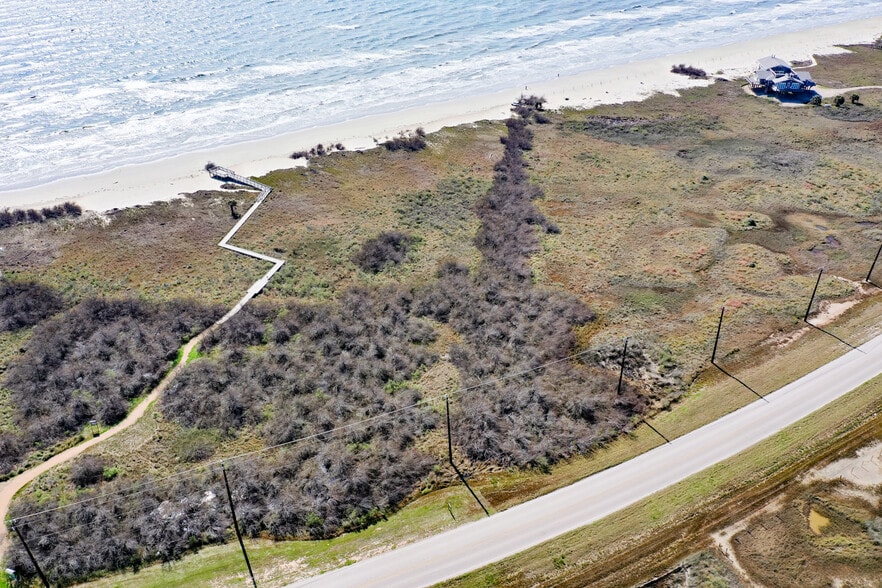 12119 Bluewater Hwy, Freeport, TX for sale - Building Photo - Image 2 of 26