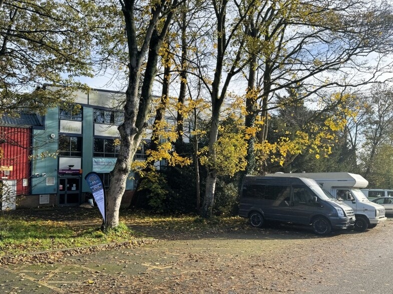 32-46 King St, Alfreton for lease - Building Photo - Image 2 of 12