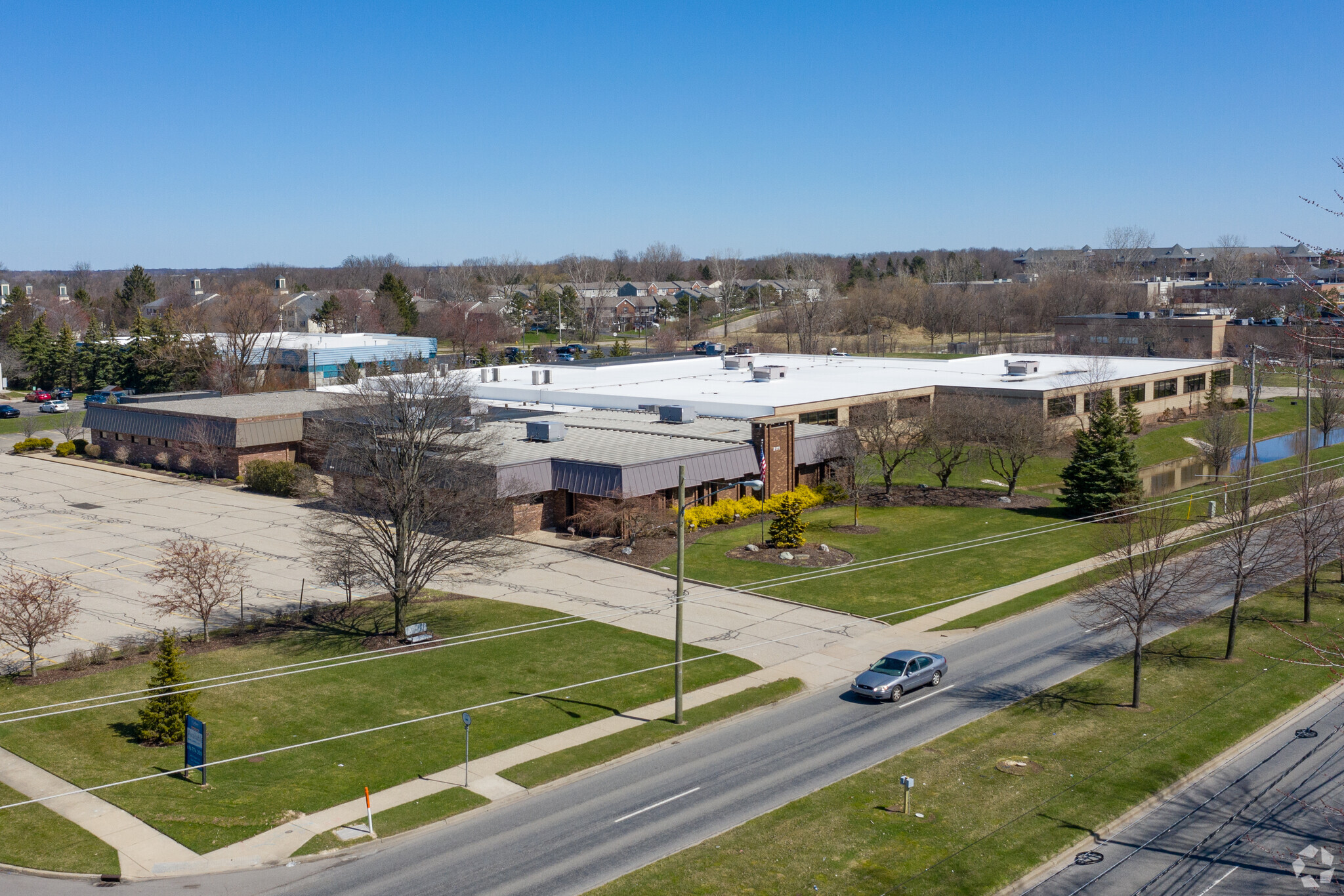 2111 44th St SE, Grand Rapids, MI for sale Primary Photo- Image 1 of 14