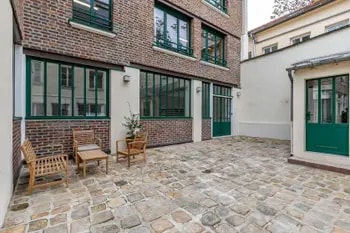 Office in Paris for lease - Building Photo - Image 1 of 10