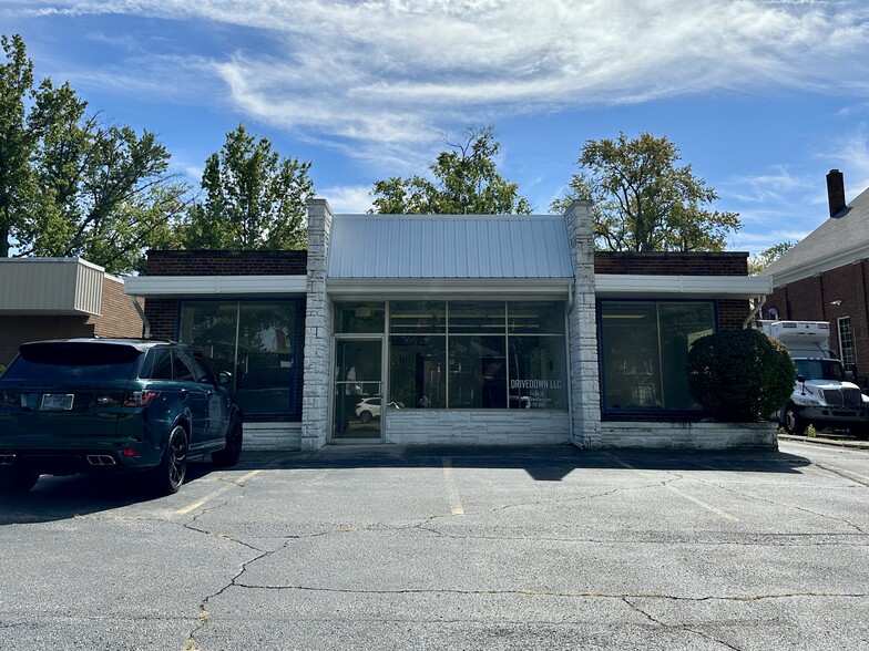 5576 Mayfield Rd, Cleveland, OH for sale - Building Photo - Image 1 of 23