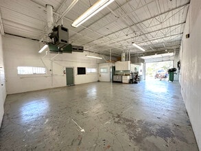 2003 Brundrette, Dallas, TX for lease Interior Photo- Image 1 of 4