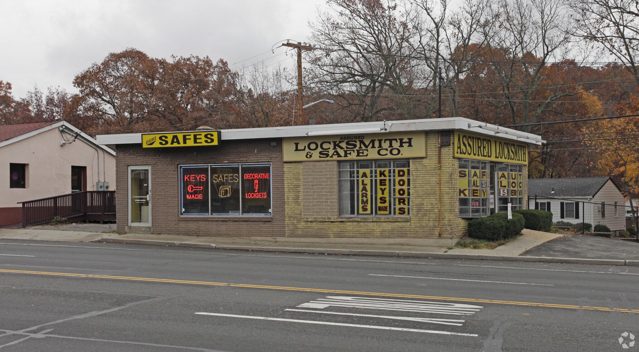 2004 Jericho Tpke, East Northport, NY for sale Primary Photo- Image 1 of 1