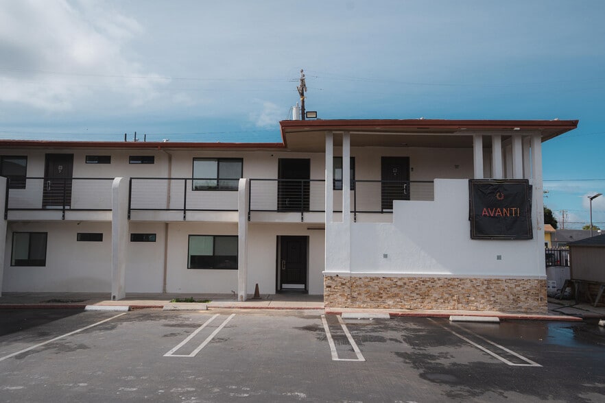 1107 N Broadway, Santa Maria, CA for sale - Primary Photo - Image 2 of 135