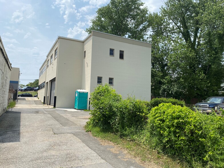 3703 42nd Ave, Brentwood, MD for lease - Building Photo - Image 3 of 9