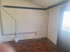 Dalton Ln, Roos for lease Building Photo- Image 2 of 11