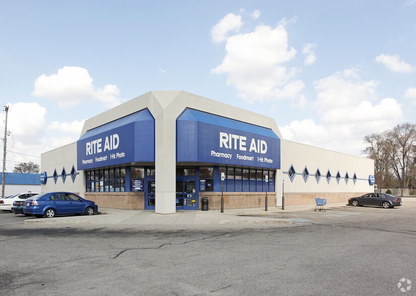 3717 Fenton Rd, Flint, MI for sale - Primary Photo - Image 1 of 1