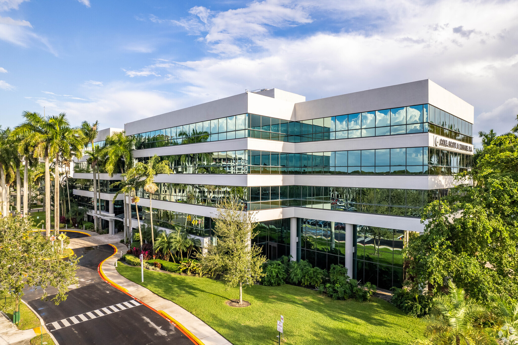 600 N Pine Island Rd, Plantation, FL for lease Building Photo- Image 1 of 18