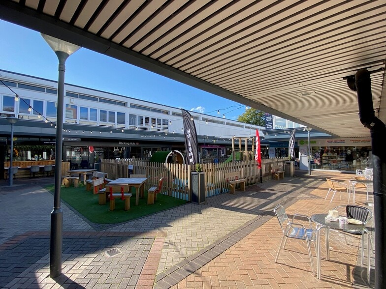 Village Sq, Stockport for lease - Building Photo - Image 3 of 12