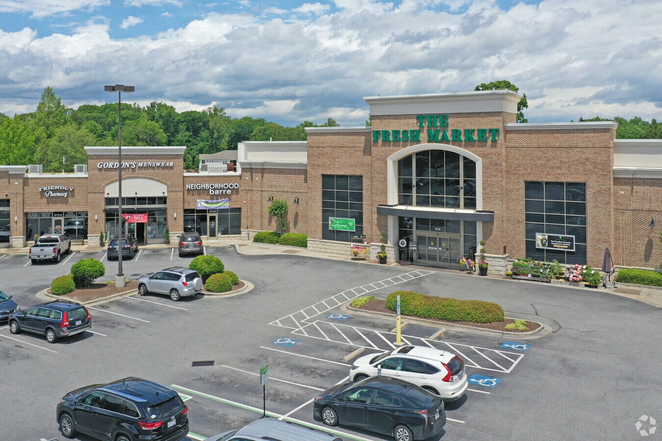 37123724 Lawndale Dr, Greensboro, NC 27455