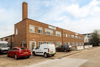 More details for 134-136 Clock Tower Rd, Isleworth - Industrial for Lease