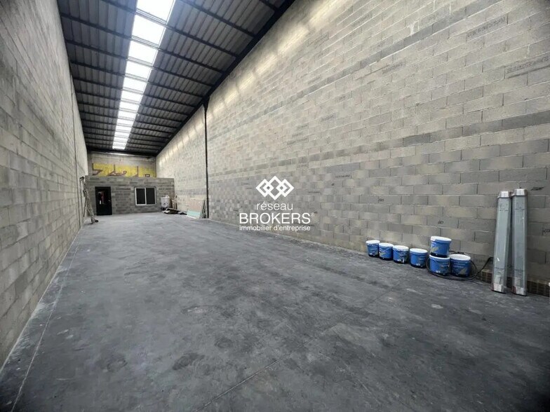 Industrial in Saint-Germain-lès-Arpajon for lease - Interior Photo - Image 2 of 7