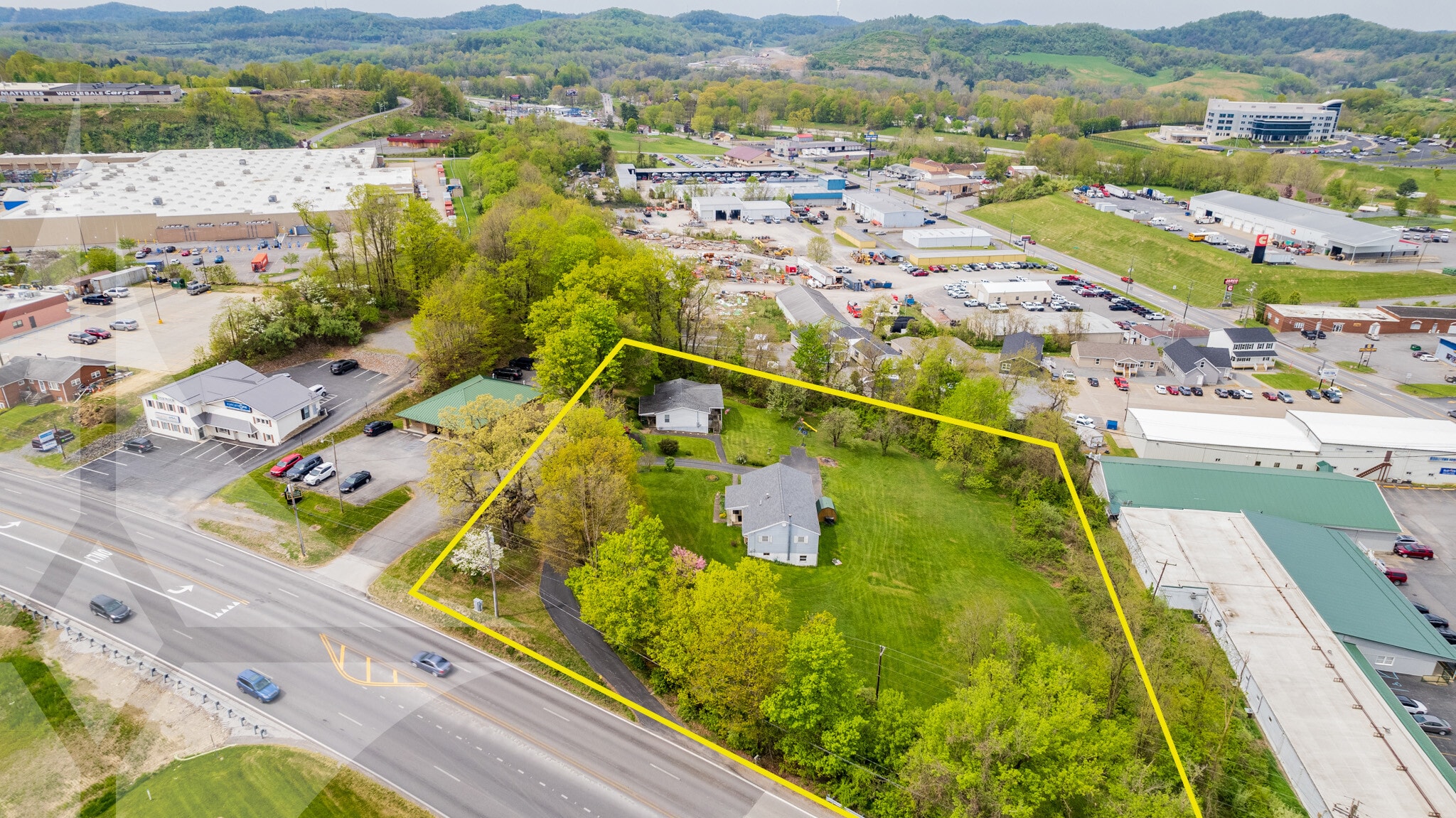 2670 White Hall Blvd, Fairmont, WV 26554 1.88 (+/) AC, Excellent