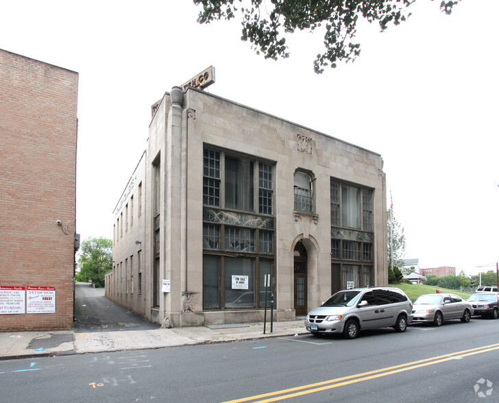 20-24 Washington St, New Britain, CT for lease - Building Photo - Image 2 of 4