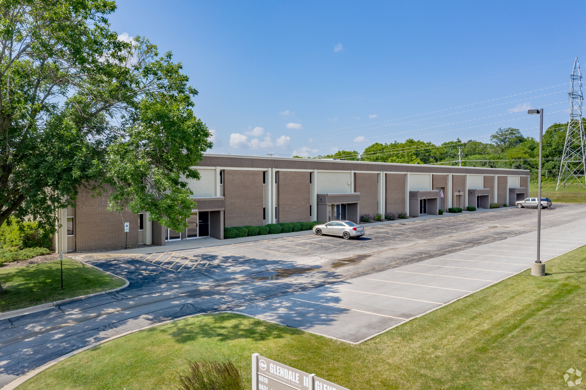 6575-6637 N Sidney Pl, Glendale, WI for sale Building Photo- Image 1 of 1