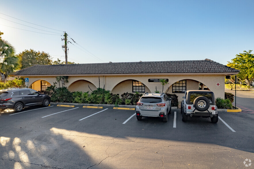 7390 NW 5th St, Plantation, FL for lease - Building Photo - Image 3 of 14