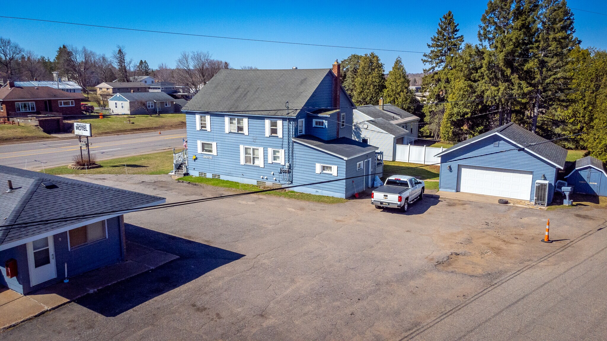 873 Palms Ave, Ishpeming, MI for sale Primary Photo- Image 1 of 1