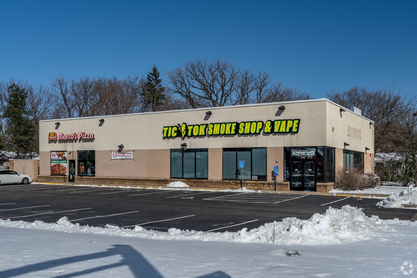 2051 Silver Lake Rd, New Brighton, MN 55112