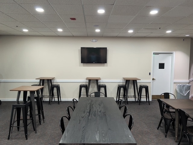 1070 Portion Rd, Farmingville, NY for lease - Building Photo - Image 2 of 17