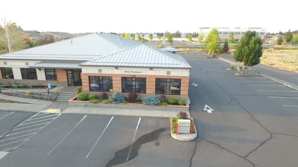 1247 NE Medical Center Dr, Bend, OR for lease - Building Photo - Image 3 of 5