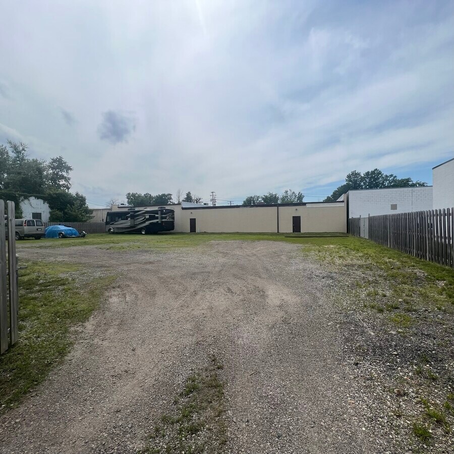 1473 E 361st St, Eastlake, OH 44095