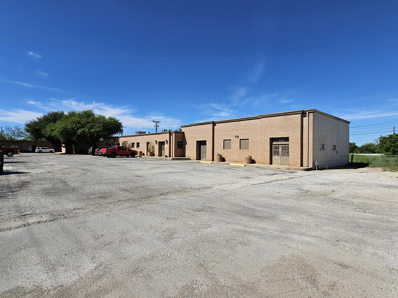 202-226 S Leggett Dr, Abilene, TX for sale - Building Photo - Image 3 of 4