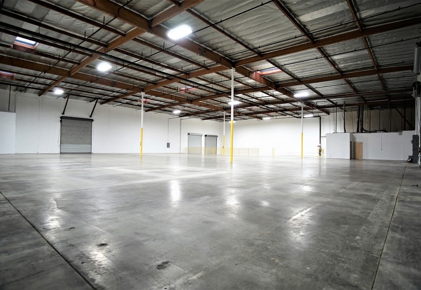 4317 E Santa Ana St, Ontario, CA for lease - Interior Photo - Image 3 of 17