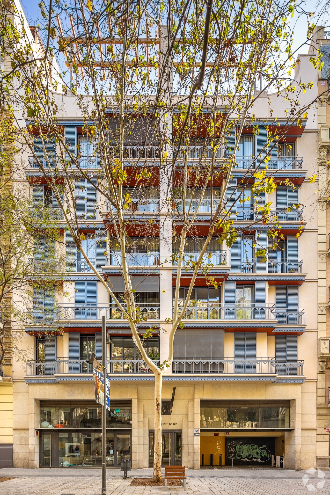 Carrer de Rocafort, 98, Barcelona, Barcelona for sale Primary Photo- Image 1 of 1