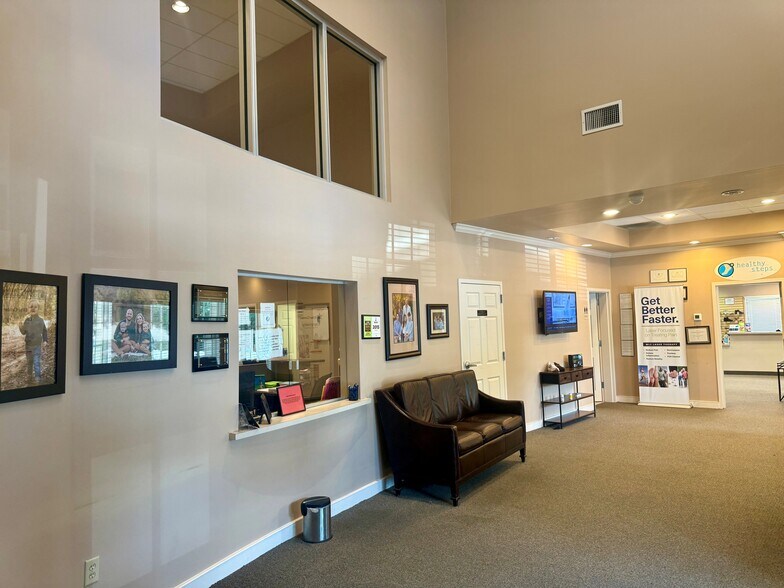 2421 Ira E Woods Ave, Grapevine, TX for sale - Building Photo - Image 3 of 9