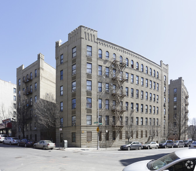 201 E 164th St, Bronx, NY for lease - Primary Photo - Image 1 of 6