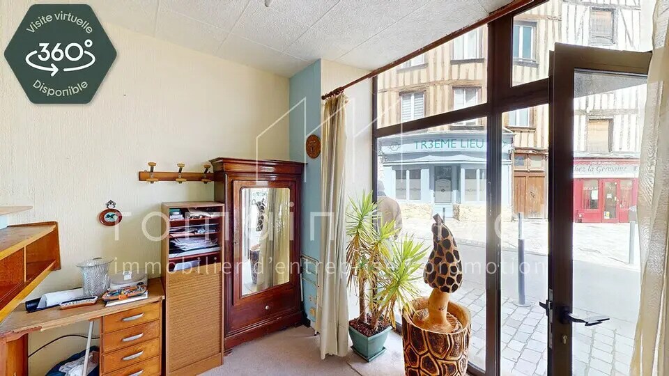 Retail in Limoges for sale Interior Photo- Image 1 of 7