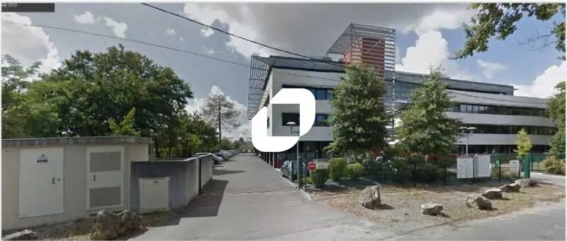 Office in Gradignan for lease Building Photo- Image 1 of 10