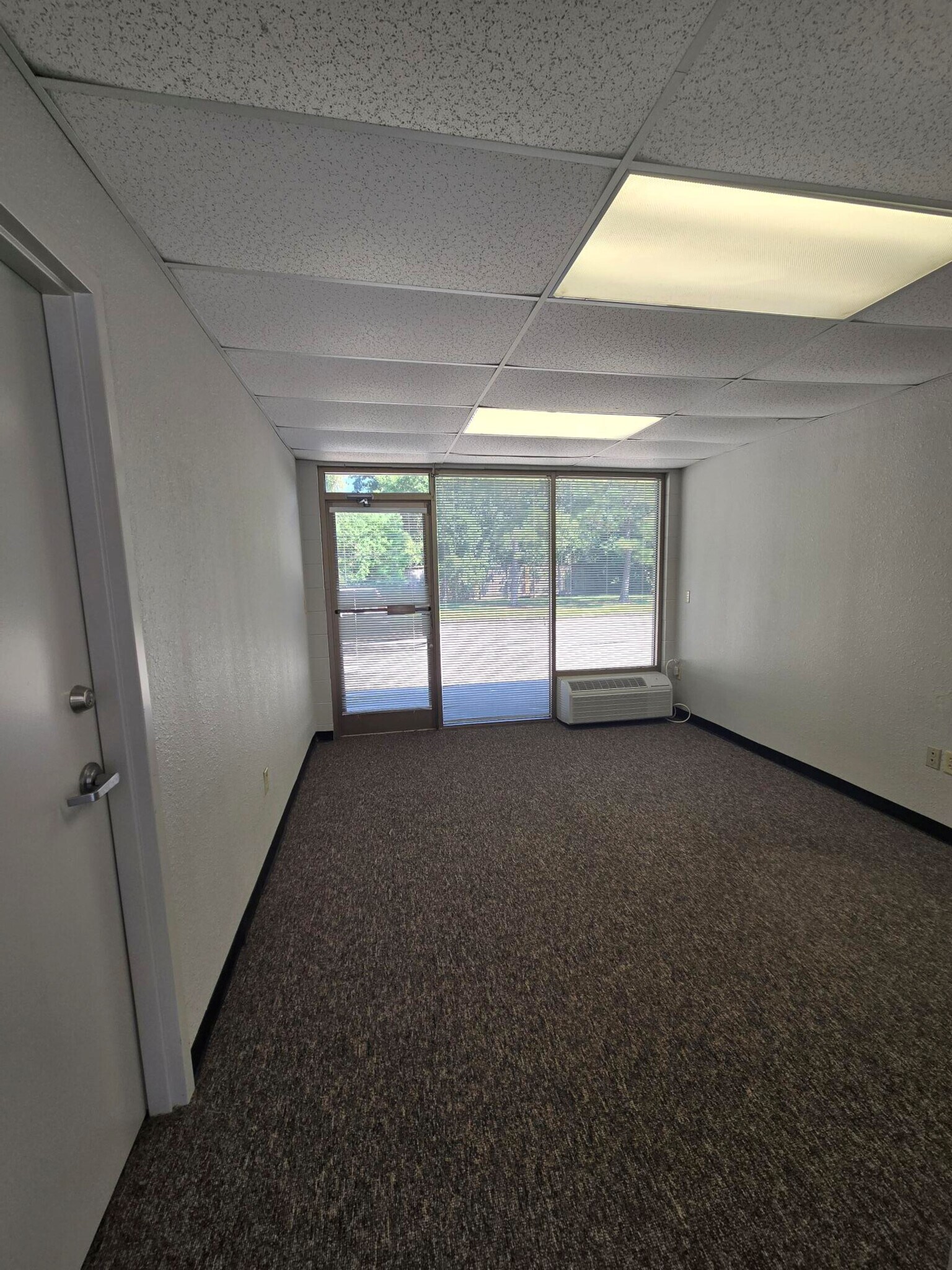 502-880 Kingwood Dr, Humble, TX for lease Interior Photo- Image 1 of 4