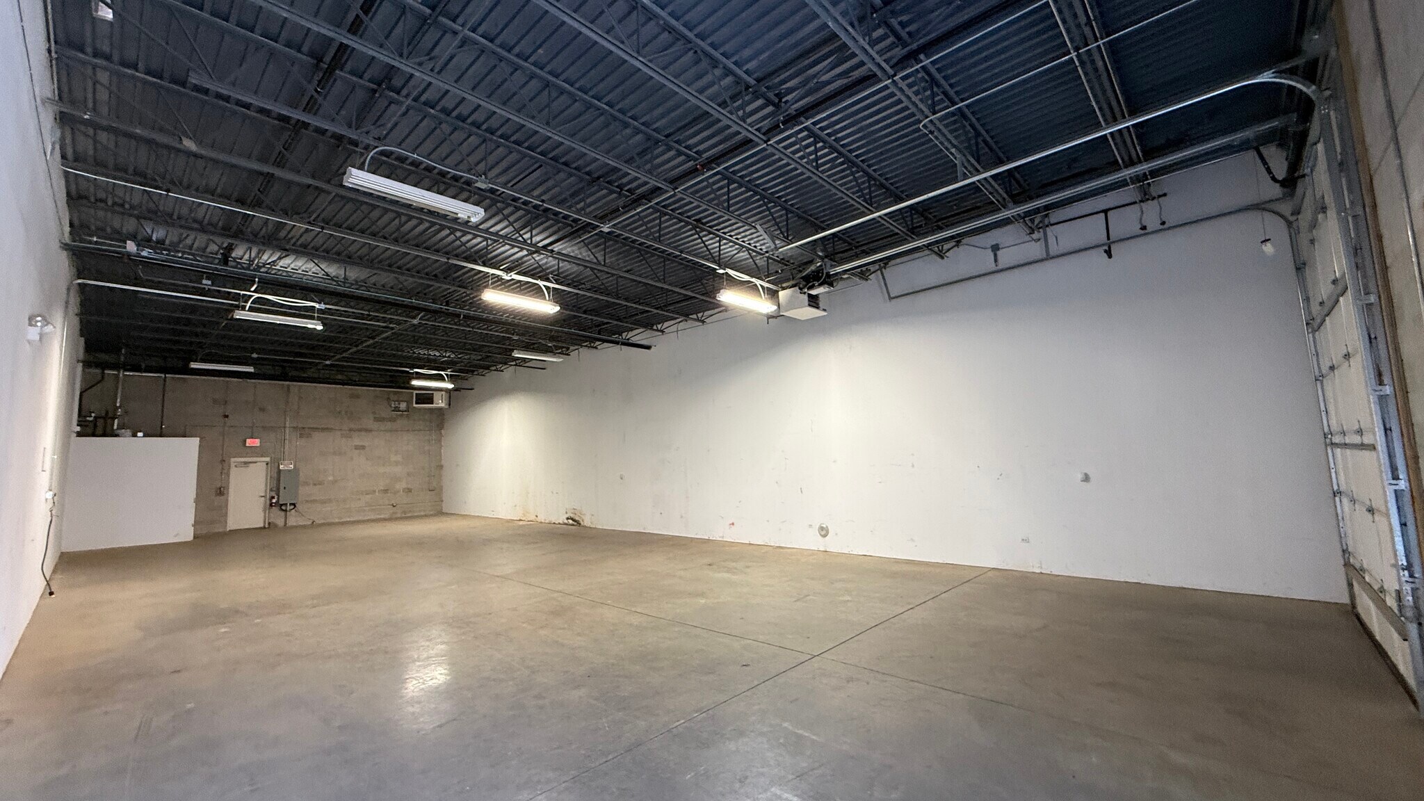 837 Oakton St, Elk Grove Village, IL for lease Interior Photo- Image 1 of 6