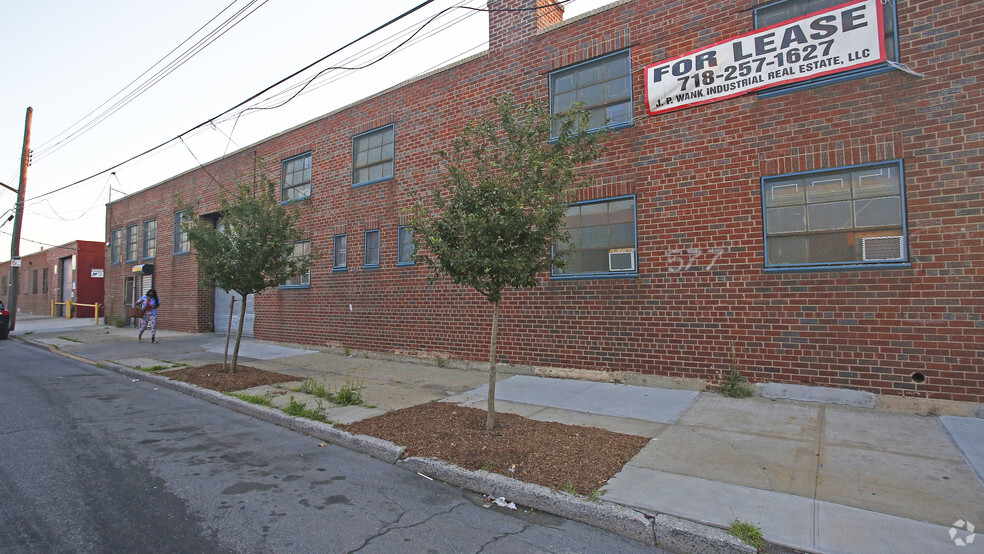 577 Wortman Ave, Brooklyn, NY for sale - Building Photo - Image 1 of 1